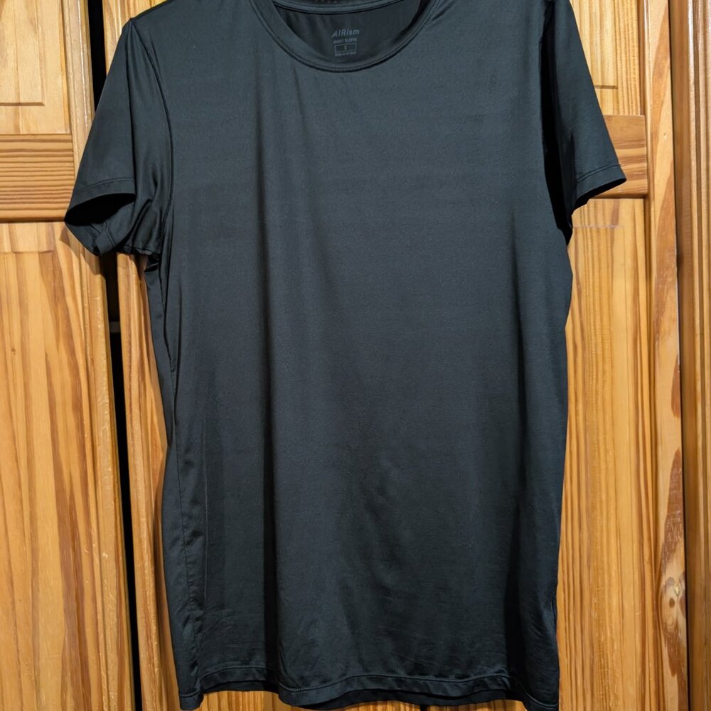 Uniqlo Airism Crewneck Shirt (Small)